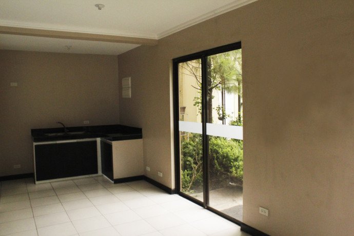 upscale-townhouse-for-sale-in-bacoor-cavite-big-1