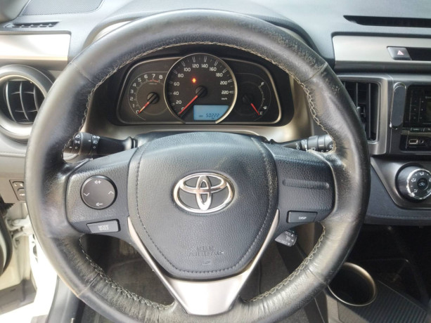 2013-toyota-rav4-big-4