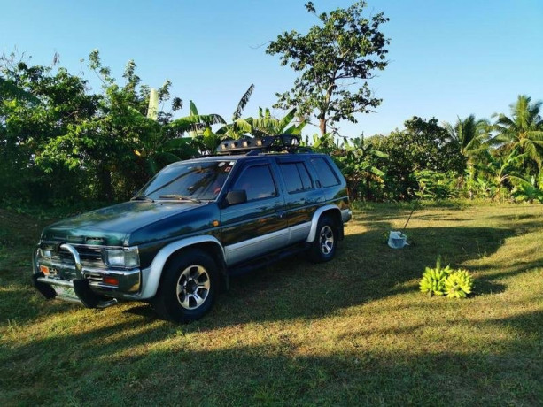 1997-nissan-terrano-24-gas-executive-series-4x4-big-0