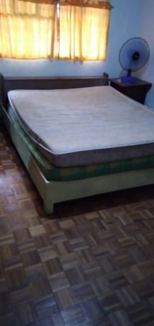 used-queen-size-bed-60x75-big-4