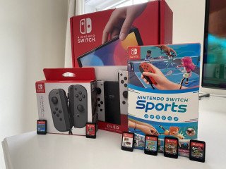 Nintendo switch Oled With free games Brand new