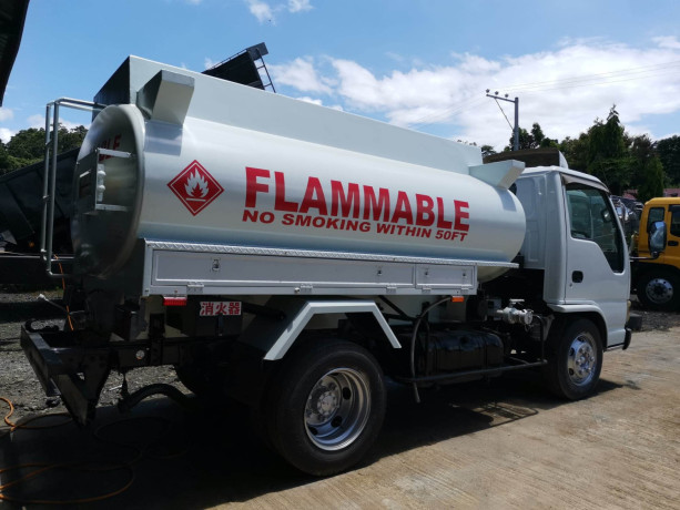 isuzu-elf-4kl-fuel-tanker-big-1