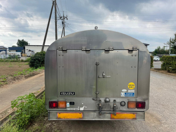 isuzu-forward-7kl-stainless-tanker-big-3