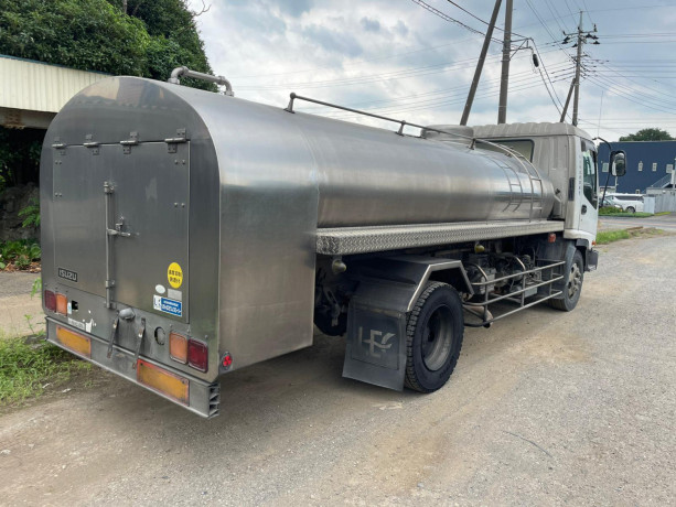 isuzu-forward-7kl-stainless-tanker-big-1