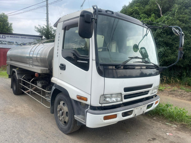 isuzu-forward-7kl-stainless-tanker-big-2