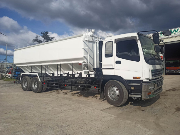 isuzu-giga-feed-truck-big-1