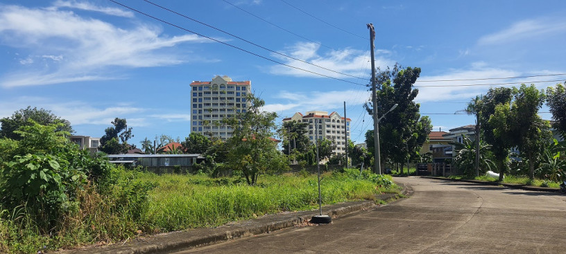 own-this-beach-lot-at-vistamar-mactan-and-enjoy-the-beach-big-3