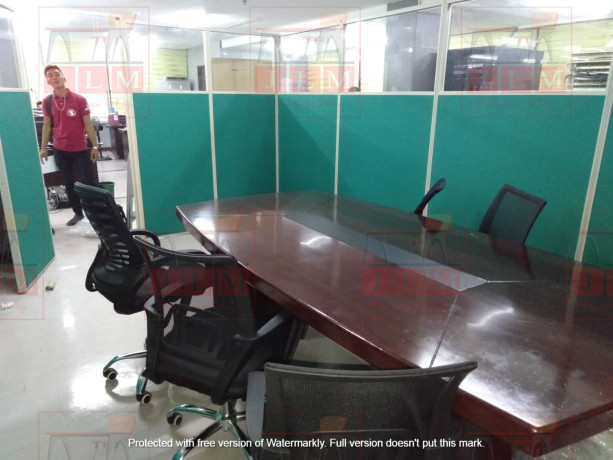 office-cubicle-divider-table-big-0