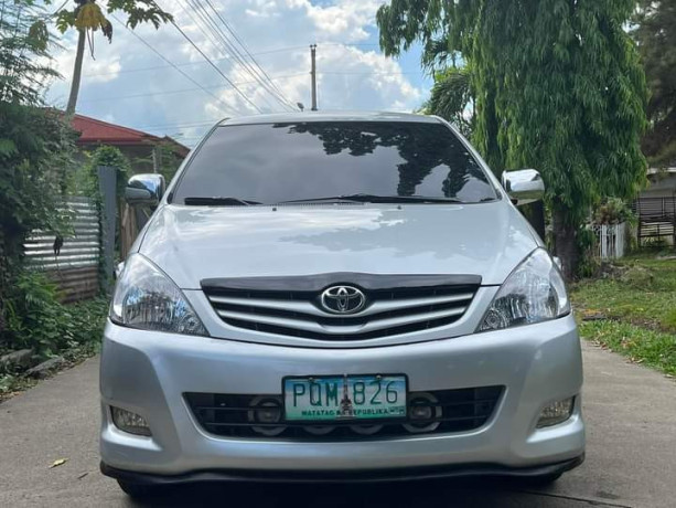 2011-toyota-innova-25-g-mt-big-0