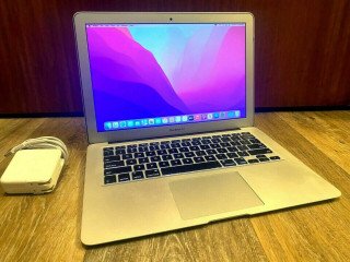 Macbook Air, Intel i5, 8GB, 256GB, 13.3inch Laptop