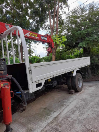 2018-isuzu-boomtruck-with-dropside-big-2