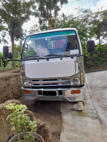 2018-isuzu-boomtruck-with-dropside-big-0