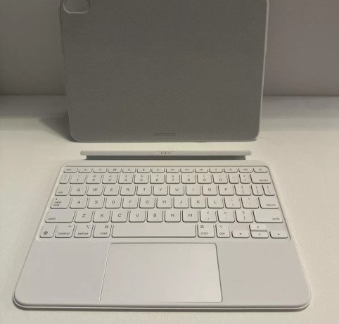 apple-magic-keyboard-folio-big-0