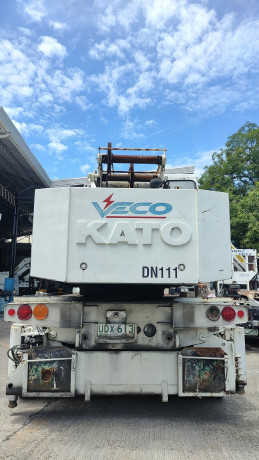 crane-kato-truck-mounted-30t-diesel-big-2