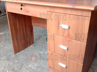 Office tables / office furnitures / office partition