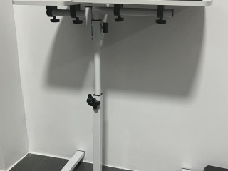 Adjustable laptop table