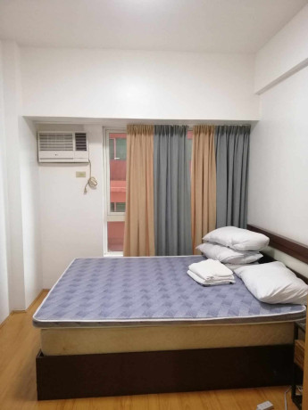 furnished-1-br-condo-in-makati-big-3