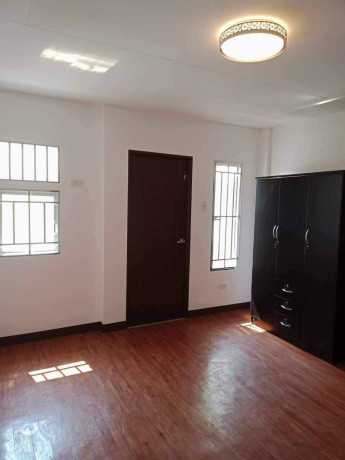 for-sale-3bedrooms-w-parking-townhouse-in-quezon-city-big-2