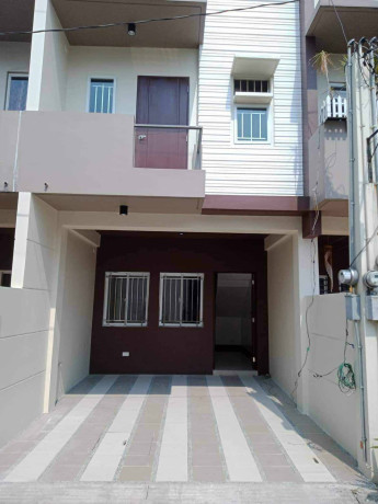 for-sale-3bedrooms-w-parking-townhouse-in-quezon-city-big-0