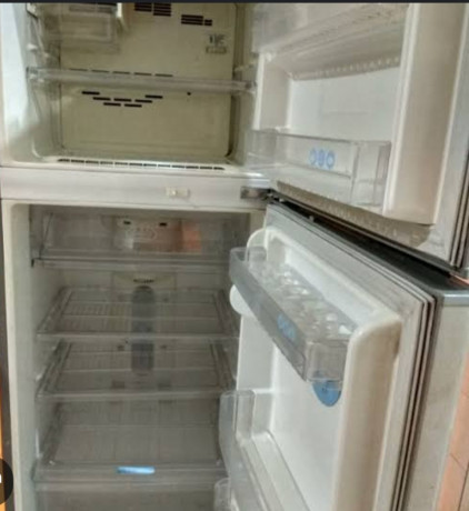 lg-refrigerator-pre-loved-big-4